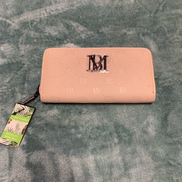 Badgley Mischka Handbags - NWT! Badgley Mischka Taupe Wallet